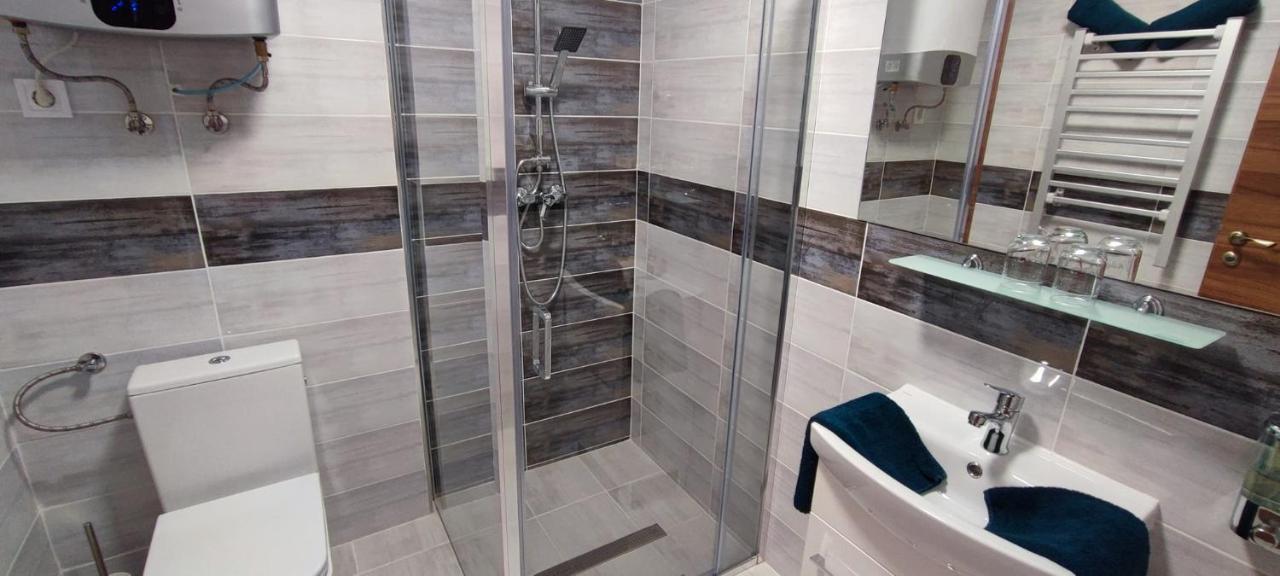 Danelis Hotel Edelény Zewnętrze zdjęcie