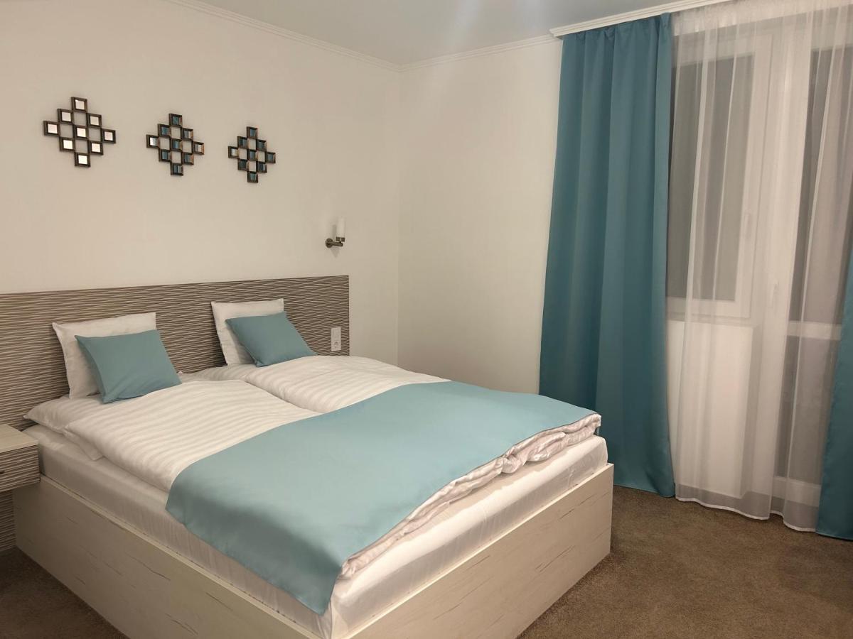 Danelis Hotel Edelény Zewnętrze zdjęcie